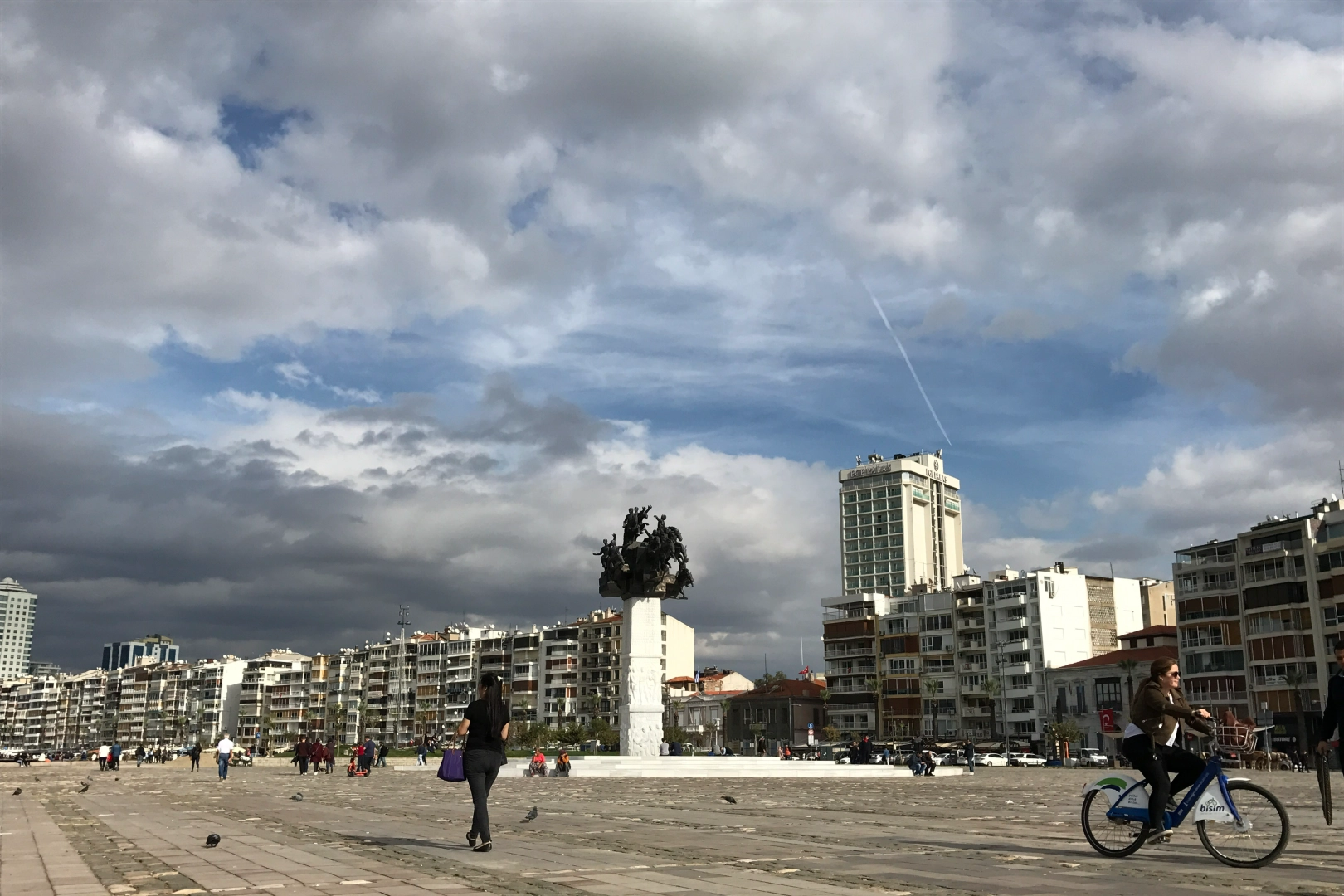 İzmir'de bugün hava nasıl olacak? İşte saatlik hava durumu 06.03.2024