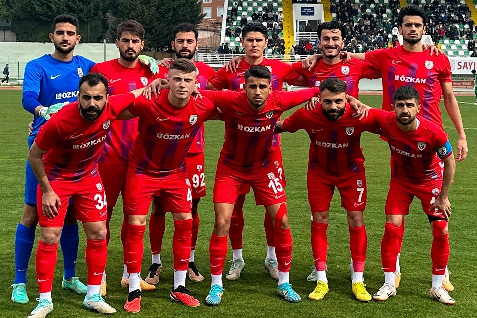 Kırmızı Şeytanlar, deplasmanda berabere kaldı haberinin görseli