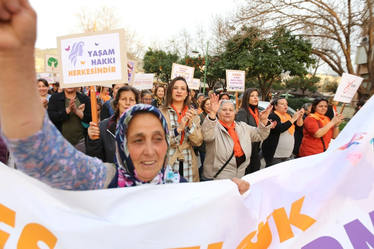 Efes Selçuk Belediye Başkanı Filiz Ceritoğlu Sengel'den kadınlara mesaj