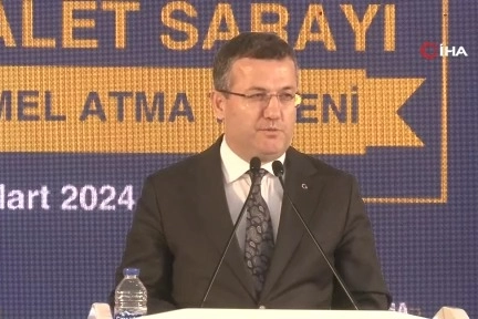 Bakan Tunç Adalet Sarayı temel atma töreni için İzmir'de