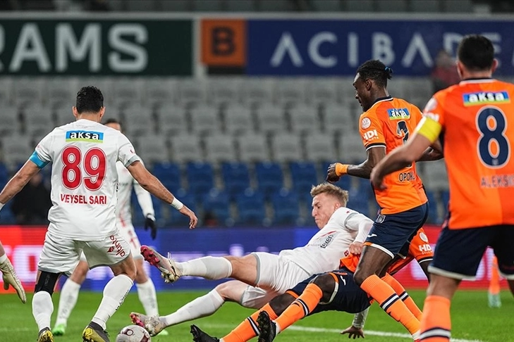 Süper Lig: Başakşehir, Antalyaspor'u 1-0 Yendi