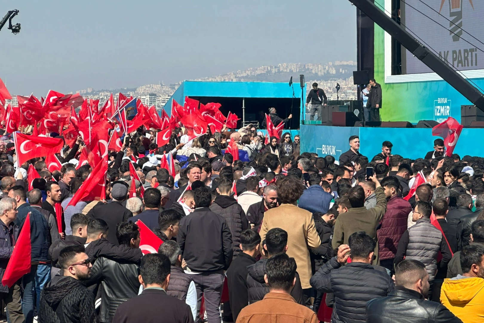 AK Partili vekiller iddialı konuştu: İzmir’de fetret bitecek