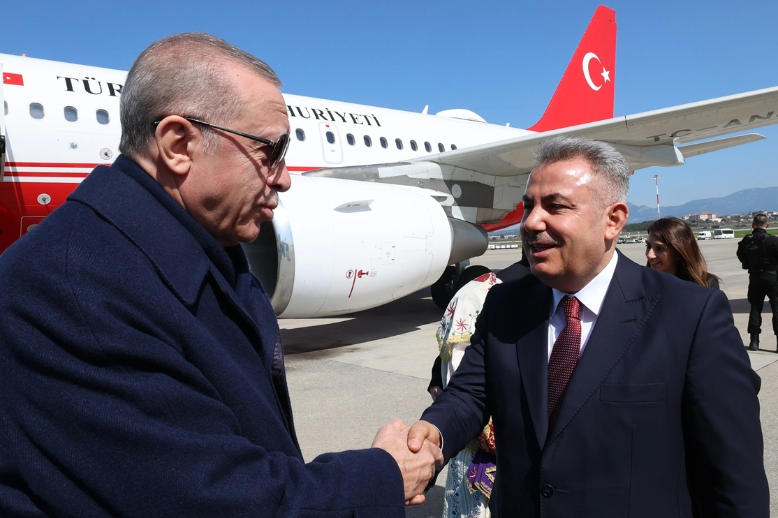 Cumhurbaşkanı Erdoğan İzmir'de konuşuyor haberinin görseli