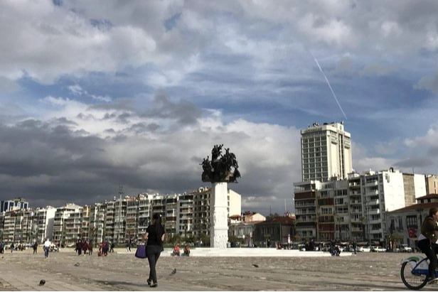 İzmir'de bugün hava nasıl olacak? İşte saatlik hava durumu 10.03.2024