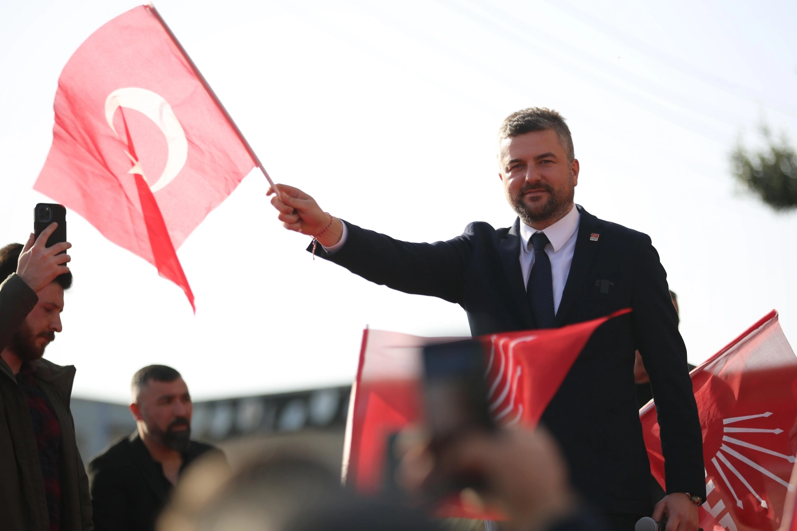 CHP'den Buca'da miting gibi açılış