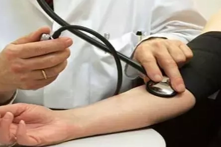 Hastalar doktor kontrolünde oruç tutabilir mi? haberinin görseli