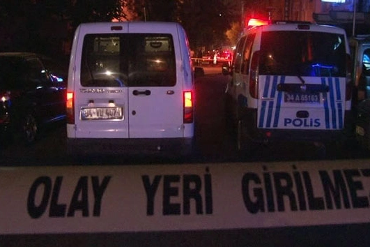 İstanbul'da park halindeki araç kurşunlandı haberinin görseli