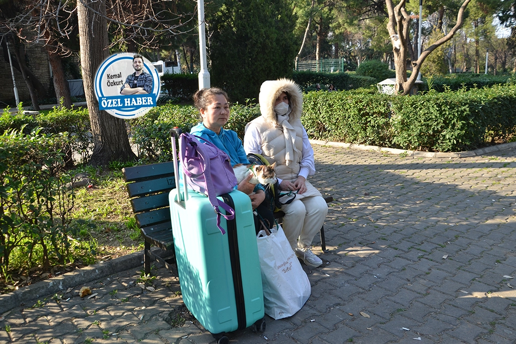 İzmir’de aile dramı! 10 gündür sokakta kalıyorlar haberinin görseli