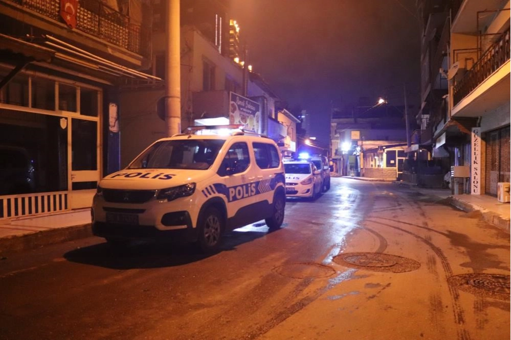 İzmir haber: Oğlunun ölümüyle ilgili gözaltına alınan baba için tutuklama kararı haberinin görseli