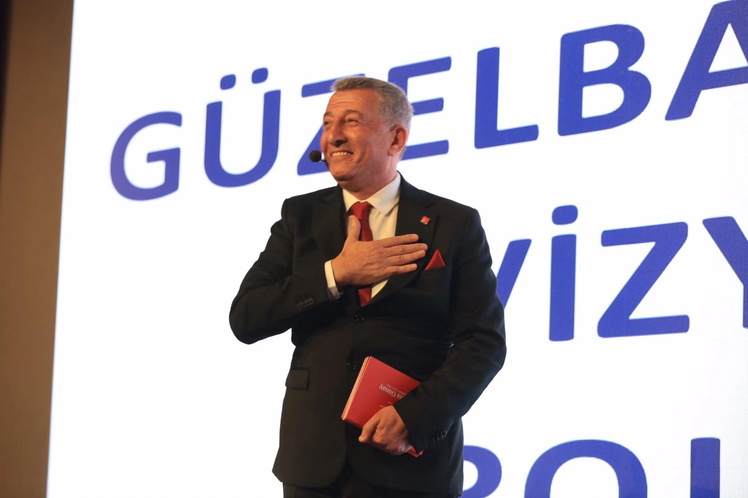 Başkan Adayı Günay, lansman toplantısında gelecek projelerini anlattı haberinin görseli