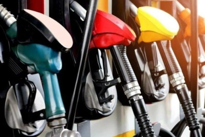 Aracı olanlar dikkat! Benzin ve motorine zam geliyor haberinin görseli