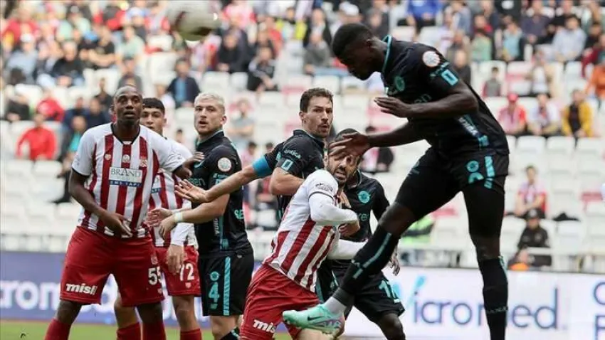 Adana Demirspor-Sivasspor maçı 
