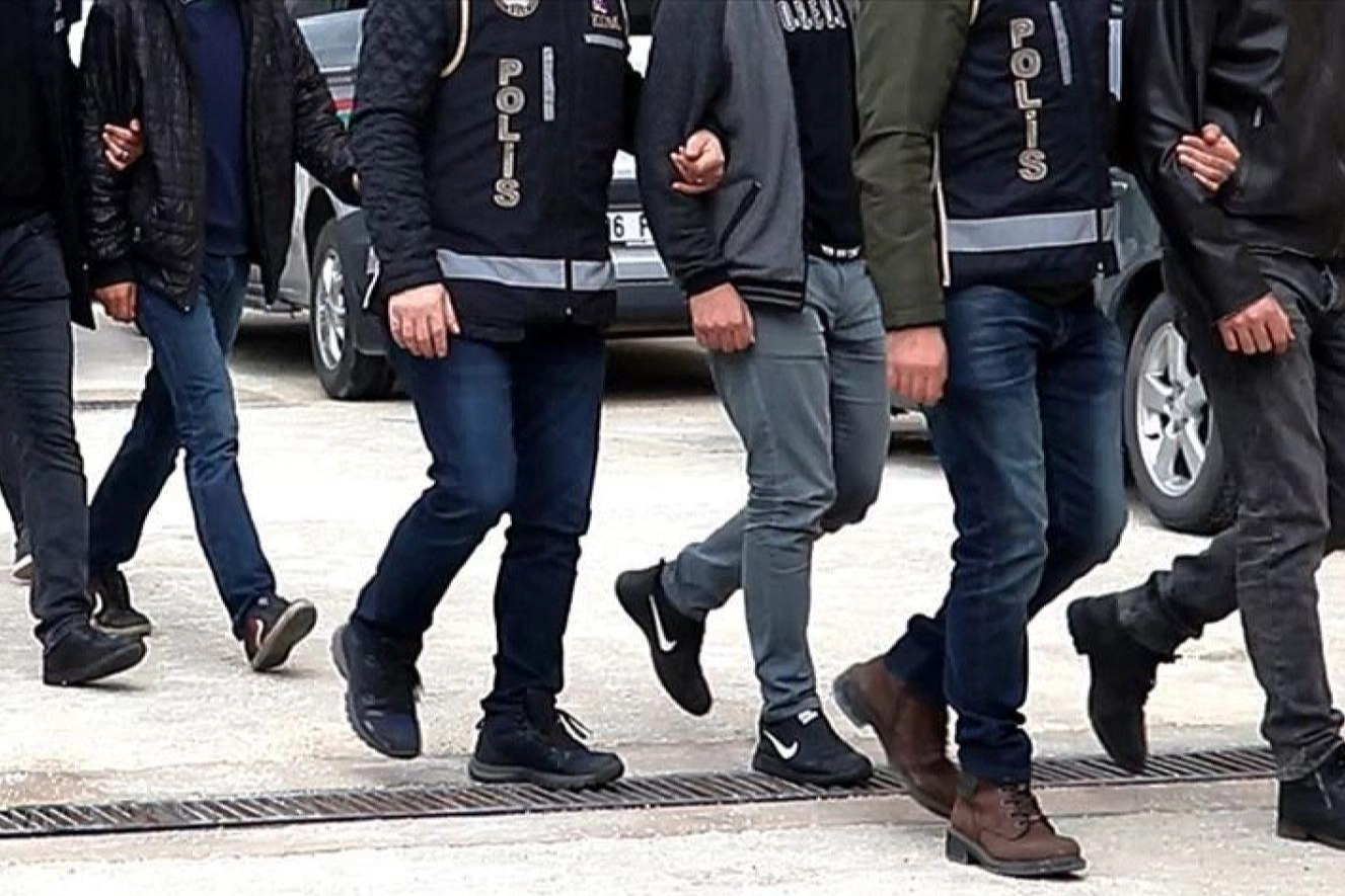 İzmir haber: Torbalı'da 'Mahzen-9' operasyonu! 5 tutuklu haberinin görseli