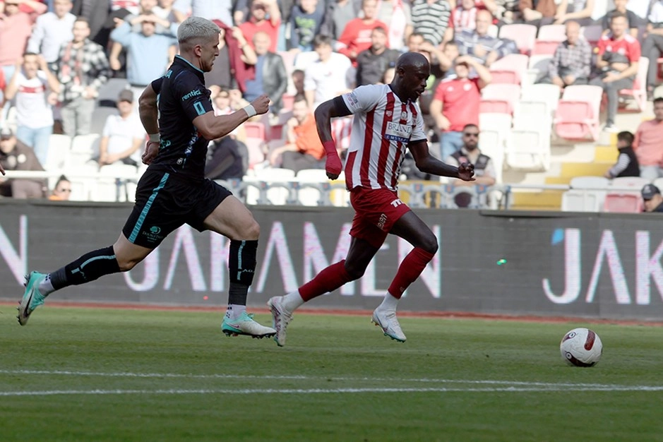 Merakla beklenen Adana Demirspor-Sivasspor maçı ne zaman, nerede, hangi kanalda? haberinin görseli