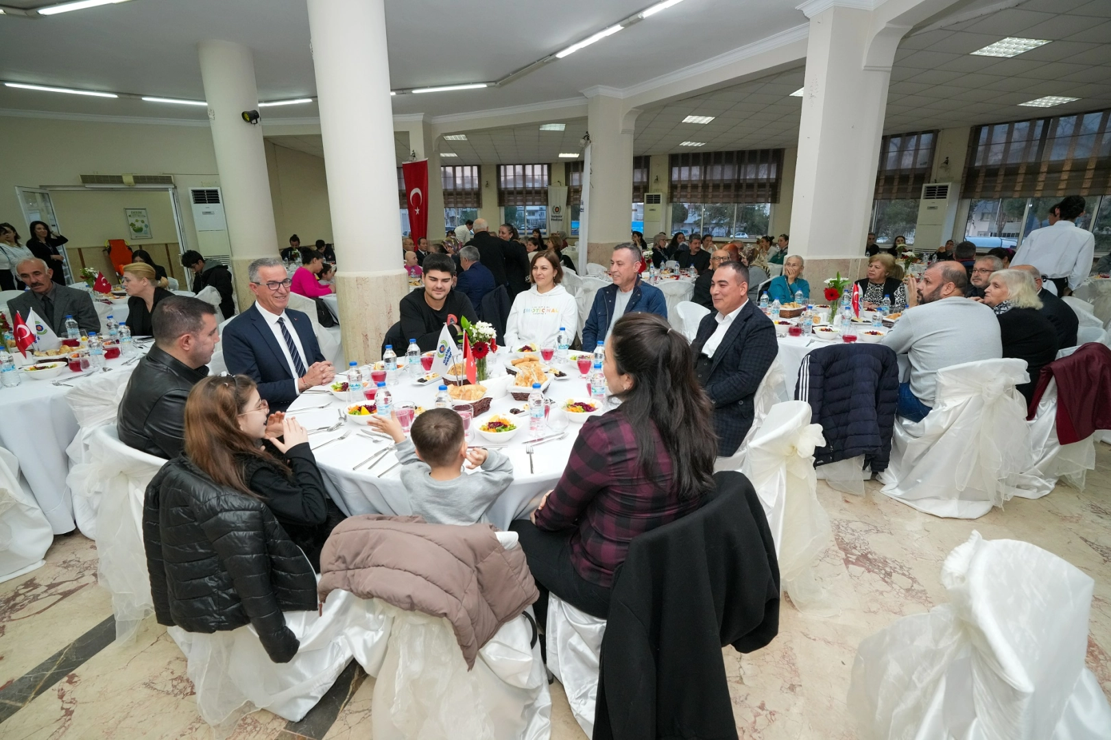 Halil Arda, şehit aileleri ile birlikte iftar sofrasında buluştu