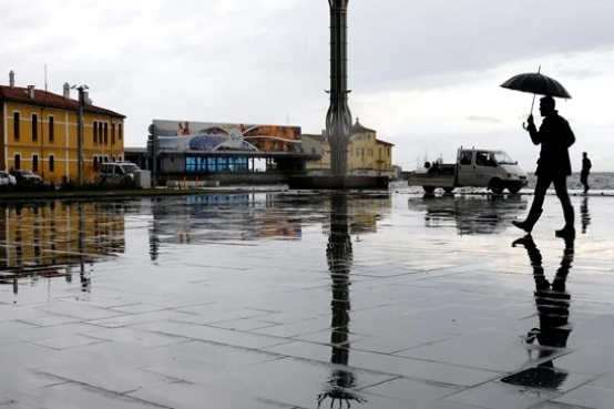 İzmir'de hava bir açıp bir kapayacak