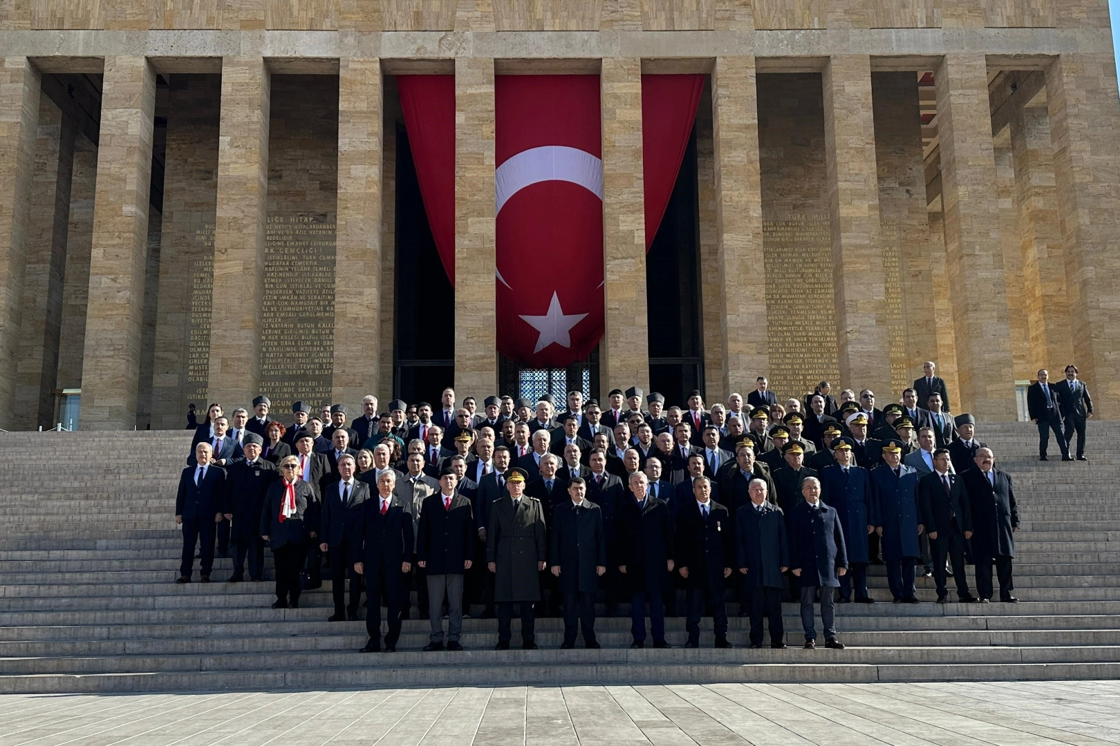 Anıtkabir'de 18 Mart Şehitleri tören ile anıldı haberinin görseli