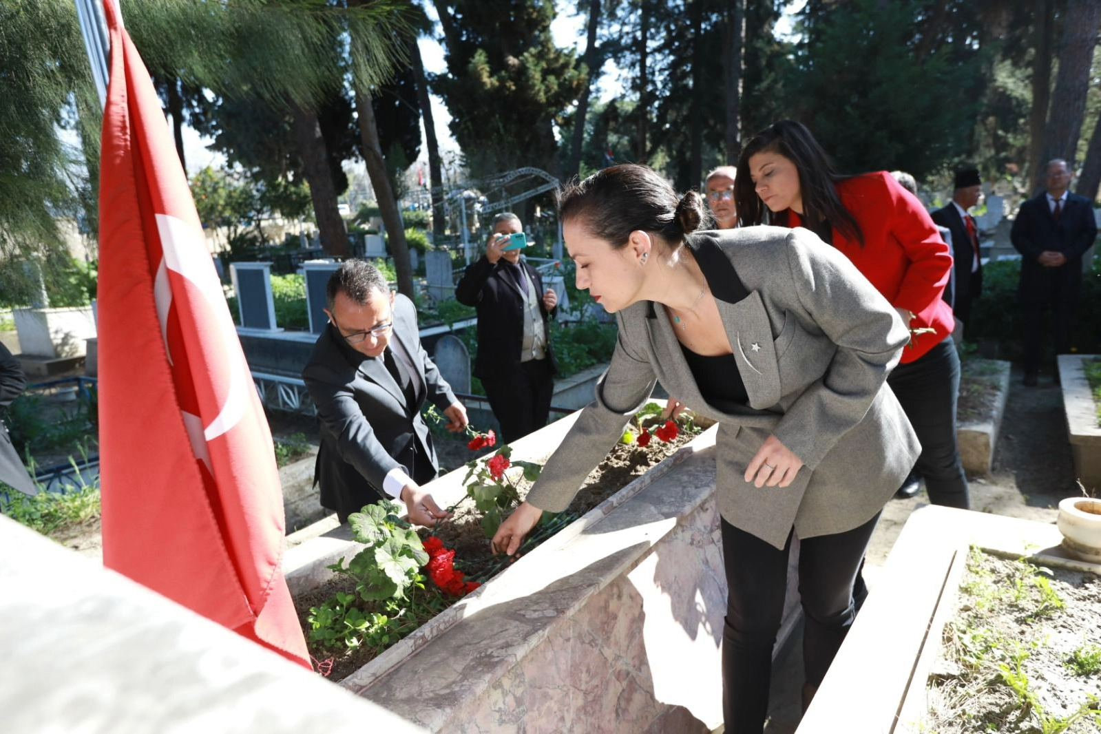 CHP İlçe Başkanı İpek Onbaşıoğlu: Çanakkale Zaferi'nde Atatürk'ü anmamak Türk Milletine yakışmaz