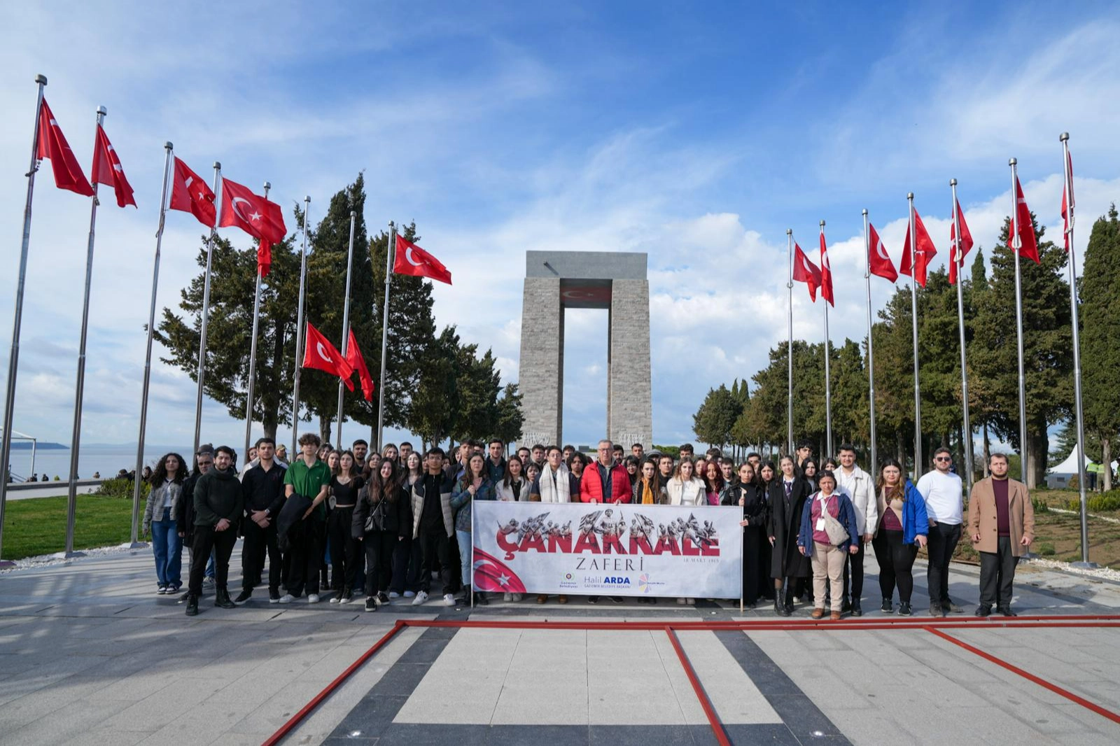 Gaziemirli gençler Çanakkale’de tarihin izini sürdü