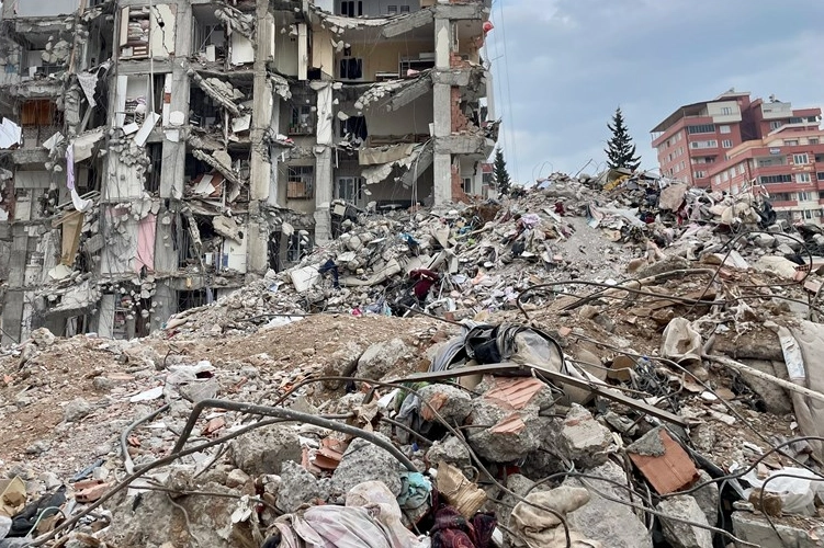 Yeni fay hattı bu illeri tehdit ediyor: Aralarında İzmir de var! haberinin görseli