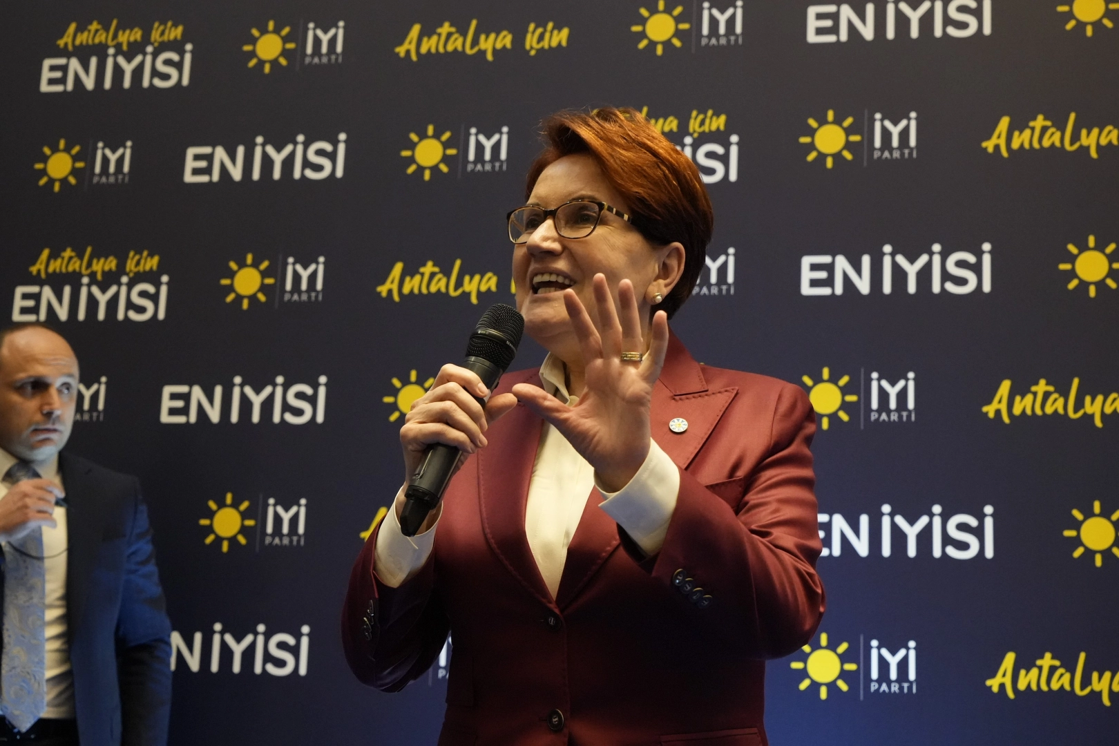 İYİ Parti Genel Başkanı Akşener: Hem ilçe belediye başkan adaylarımıza destek istiyorum