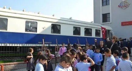 Yerinden kaldırılıp namaz kılınmıştı: Serter’den ‘Atatürk Vagonu’ sözü