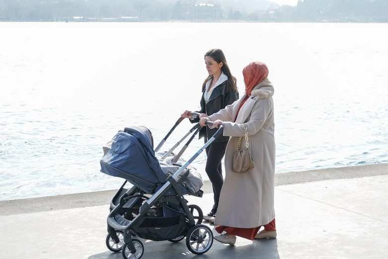 Alev ve Pembe arasında resmen bir savaş başlıyor! Bu bölümde heyecan dorukta… Kızılcık Şerbeti’nde bu hafta neler olacak?