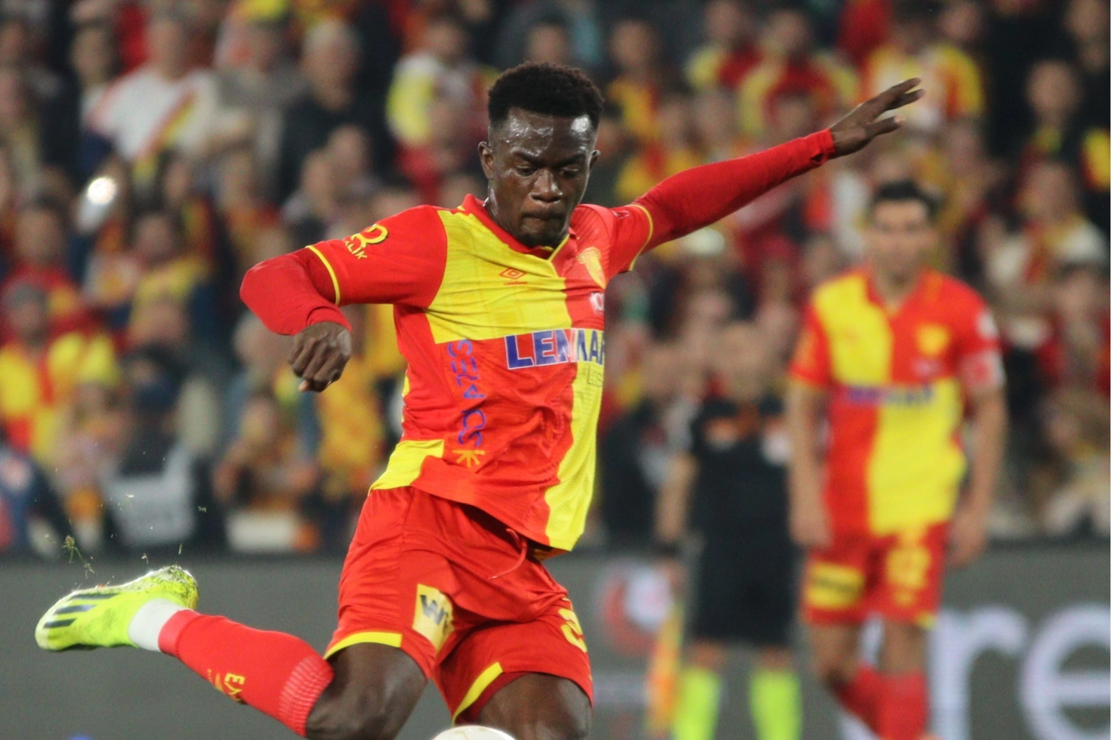 Göztepe'nin genç yeteneği ilk 11’e yerleşti haberinin görseli