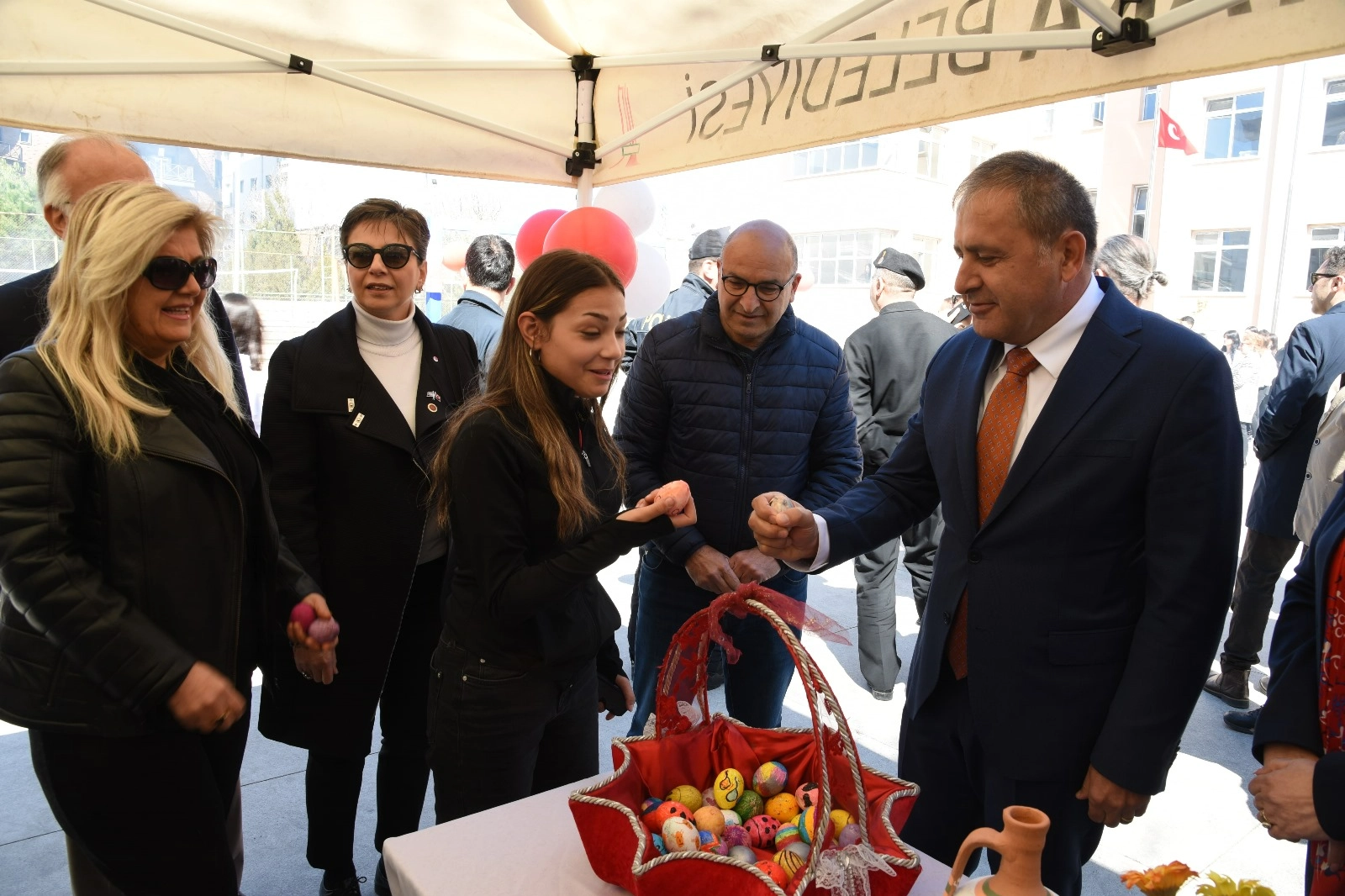 Karşıyaka’da Nevruz coşku ile kutlandı