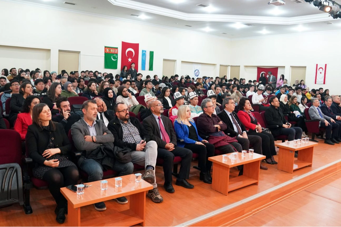EÜ’de Nevruz Bayramı coşkuyla kutlandı haberinin görseli