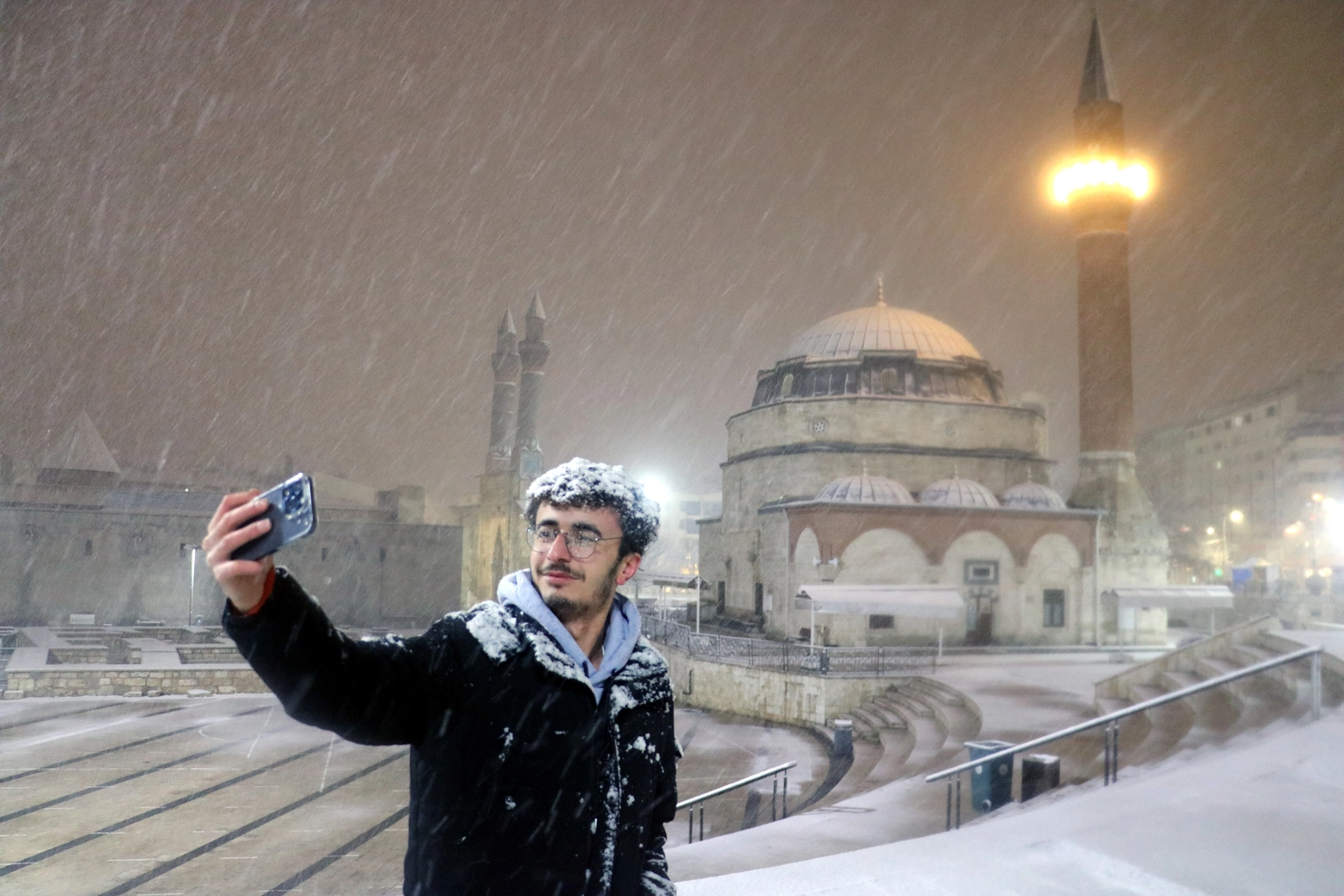 Sivas baharı beklerken kışı yaşadı