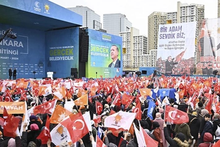 AK Parti’nin Ankara mitingine yoğun katılım