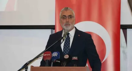 Sivil toplum kuruluşları ile bir araya gelen Bakan Işıkhan: Eskişehir belediyecilikte çok geride kalmış