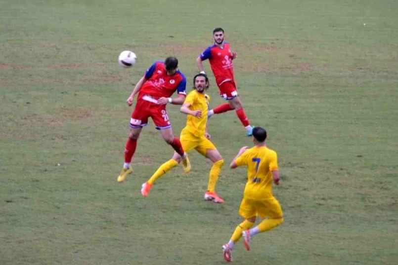 TFF 2. Lig coşkusu taraftarları sardı! Belediye Derincespor-Fethiyespor maçı hangi gün, saat kaçta oynanacak?