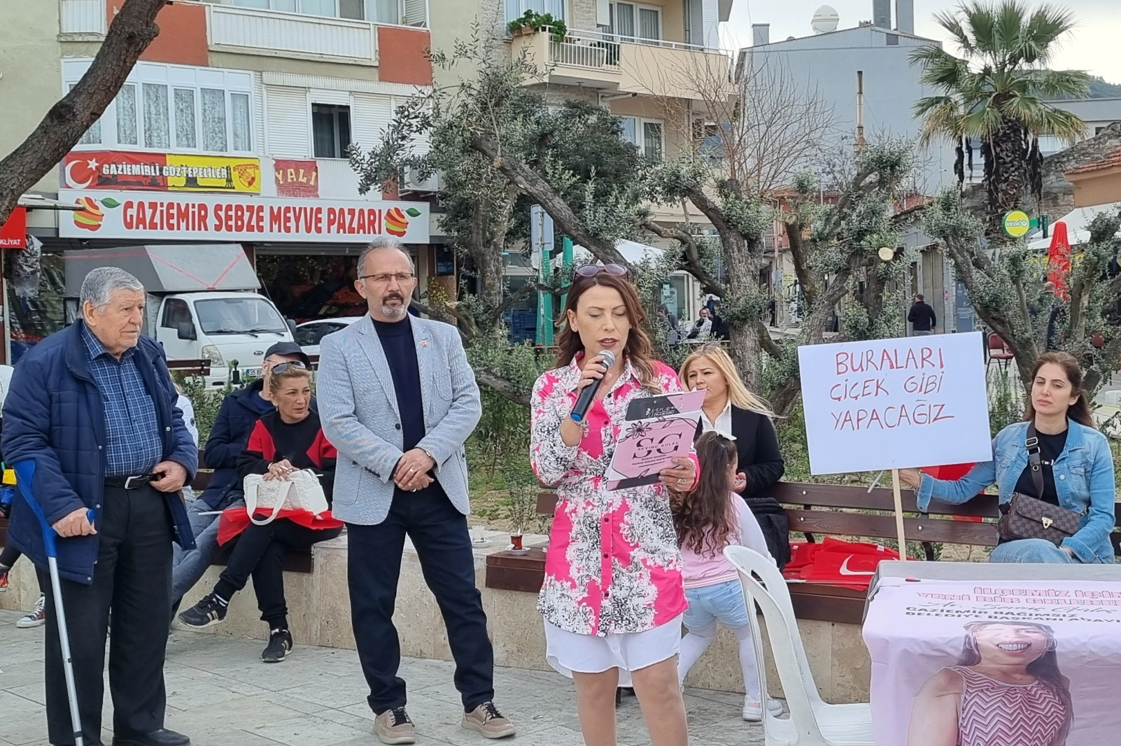 Bağımsız Aday Sevinç Güleç, Gaziemir'de halka seslendi haberinin görseli