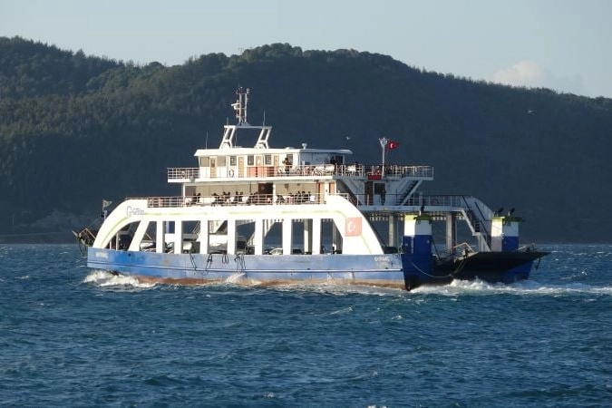 Fırtına kapıda: Çanakkale'de feribot seferleri iptal edildi haberinin görseli