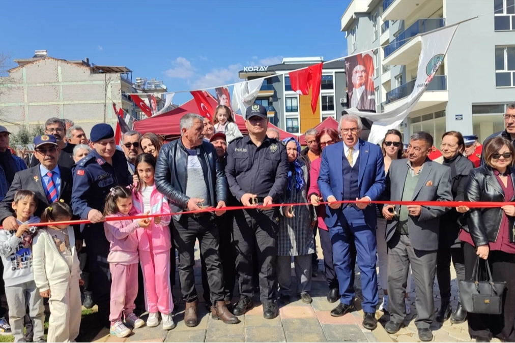 İzmir haber: Hürriyet Mahallesi'nde Şehit İbrahim Okçu parkı açıldı