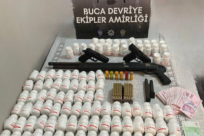 İzmir haber: Buca'da binlerce yasaklı madde ele geçirildi