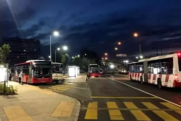 Siyasiler seçim halk ulaşım derdinde! haberinin görseli