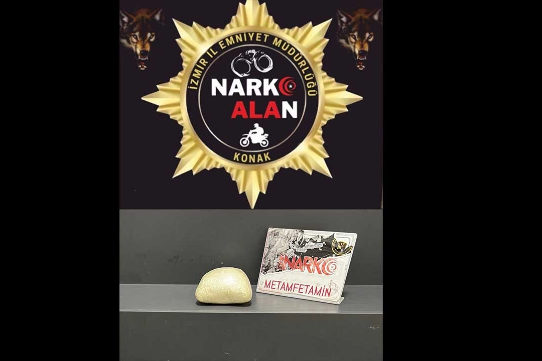İzmir haber: 125 yıl hapis cezasıyla aranan firari kıskıvrak yakalandı haberinin görseli