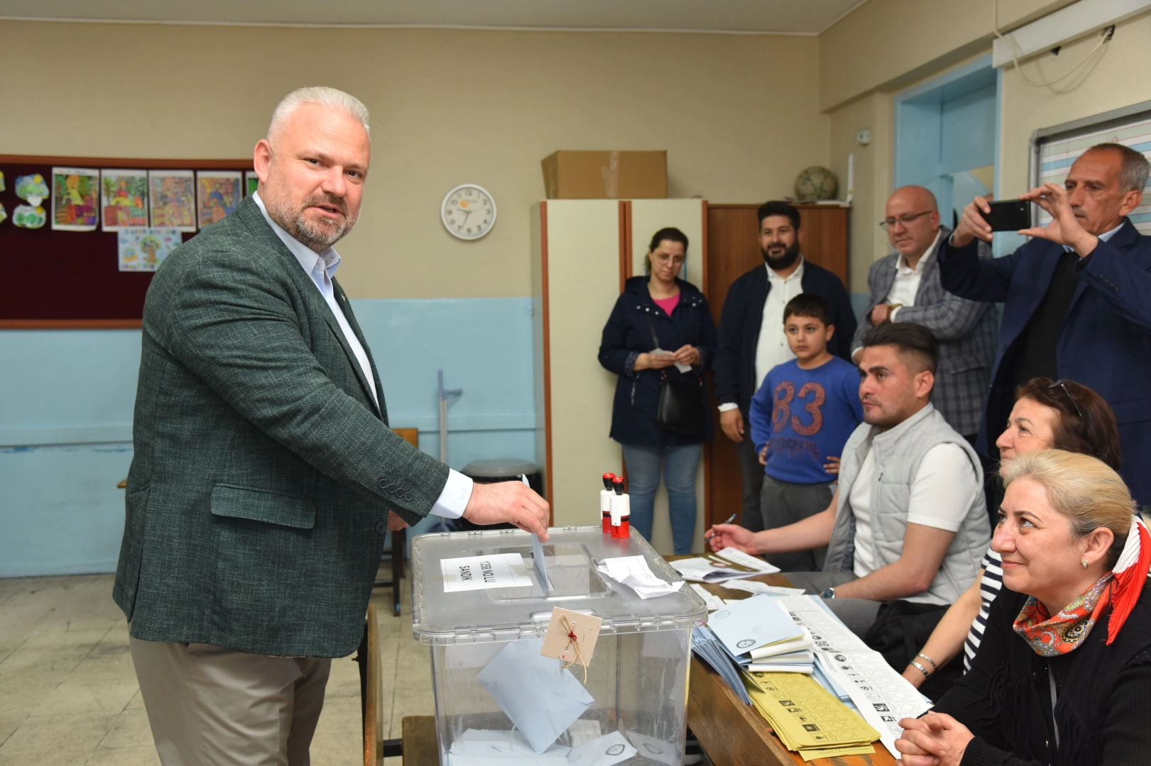 Aydın Pehlivan sandık başına gitti haberinin görseli