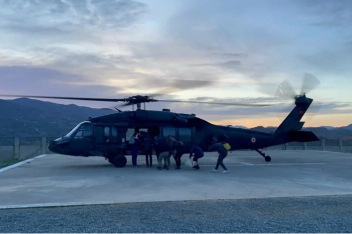 Diyarbakır'da oy pusulaları askeri helikopterle taşındı