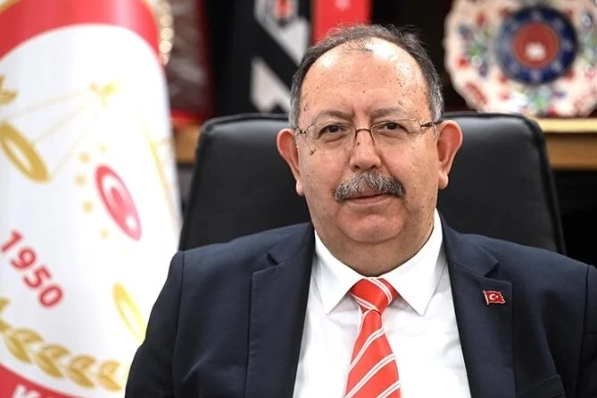 Yüksek Seçim Kurulu Başkanı Yener oyunu kullandı haberinin görseli