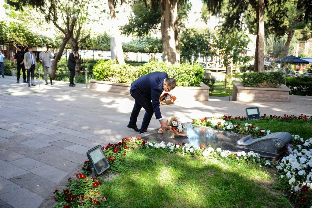 Başkan Tugay’dan İlk ziyaret Zübeyde Ana’ya