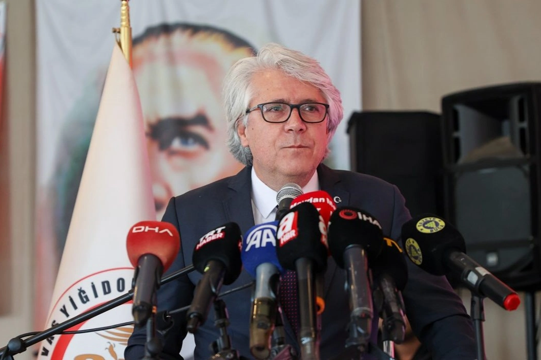 Buca’da mazbata krizi! AK Parti adayı Adnan Öztekin: Mühürlü oylara müdahale edildi haberinin görseli
