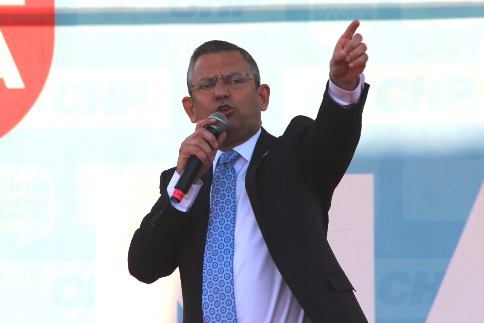 CHP lideri Özgür Özel'den memleketi Manisa'da Türkiye ittifakı mesajı haberinin görseli