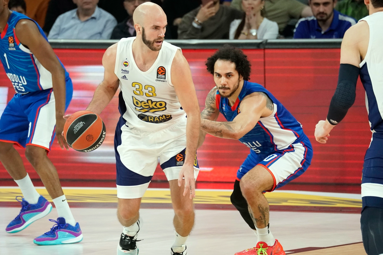 Euroleague'de derbi zamanı haberinin görseli