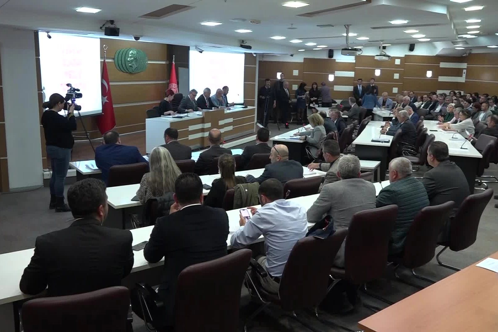 İki kutup olacak: Bornova’nın Meclis’i belli oldu haberinin görseli