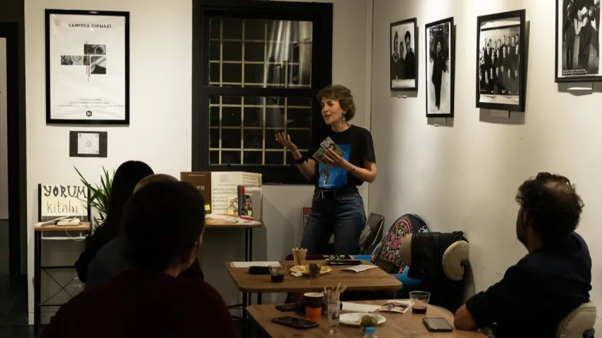 İzmir'de Rus sanatçı Vladimir Vysotsky'nin sergisi açıldı haberinin görseli