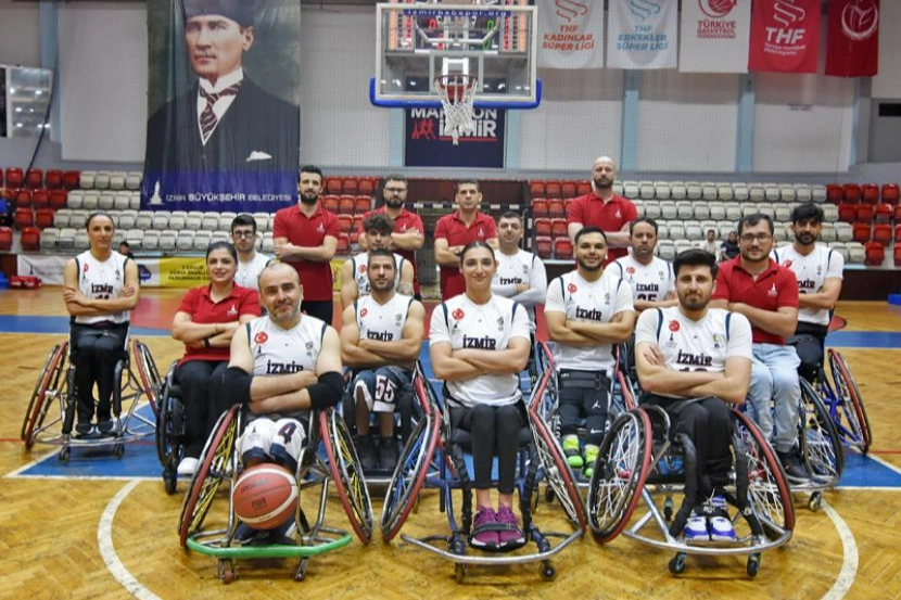 İzmir'in Cesur Yürekleri, çeyrek finalde elendi haberinin görseli